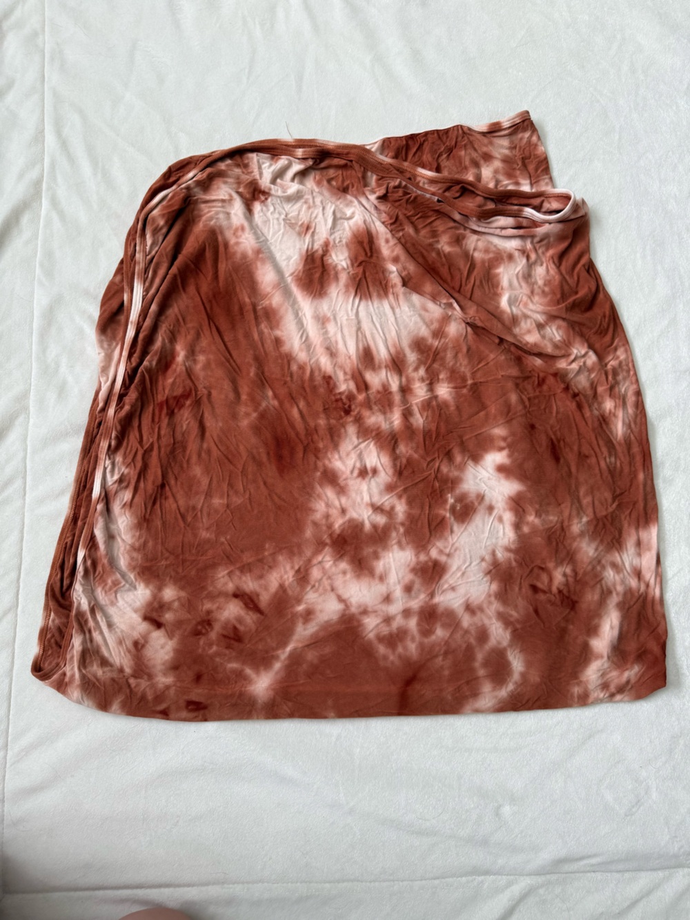 Lou Lou Tie-Dye Swaddle Blanket in Rust and White